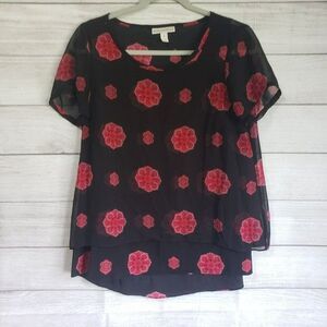 Dana Buchman small black red floral short-sleeved blouse